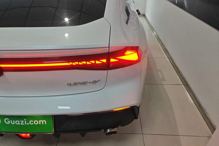 Used Changan UNI-V 2023 1.5T Prestige Model