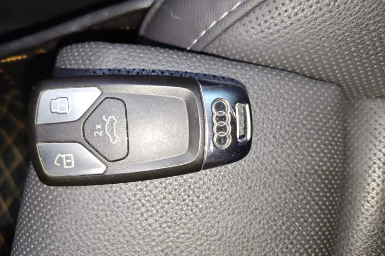 Used Audi A4L 2022 40 TFSI Fashion Dynamic Model
