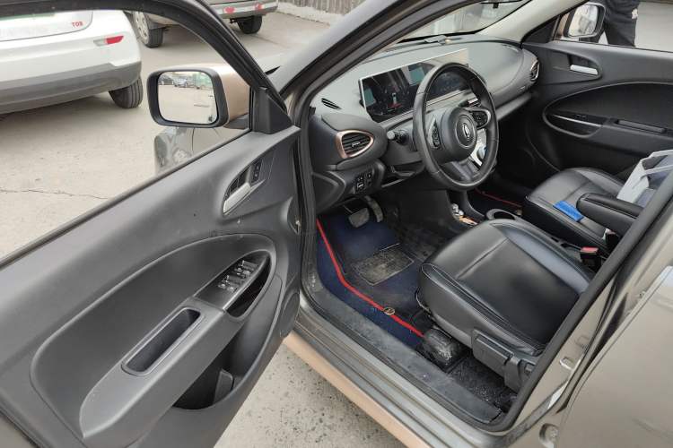 Used ORA White Cat 2022 Xiaoyue Mao Edition 360 km Luxury Model Lithium NMC