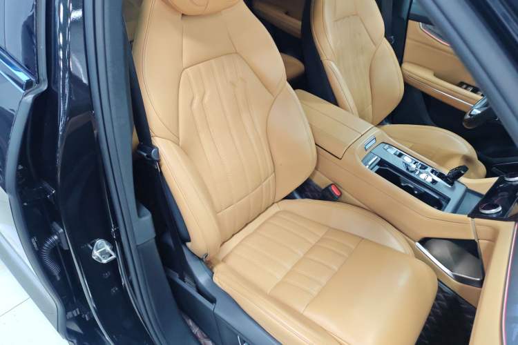 Used Lynk & Co 09 EM-P 2023 2.0TD EM-P Long-Range Version PM 7-Seater Right Front Seat