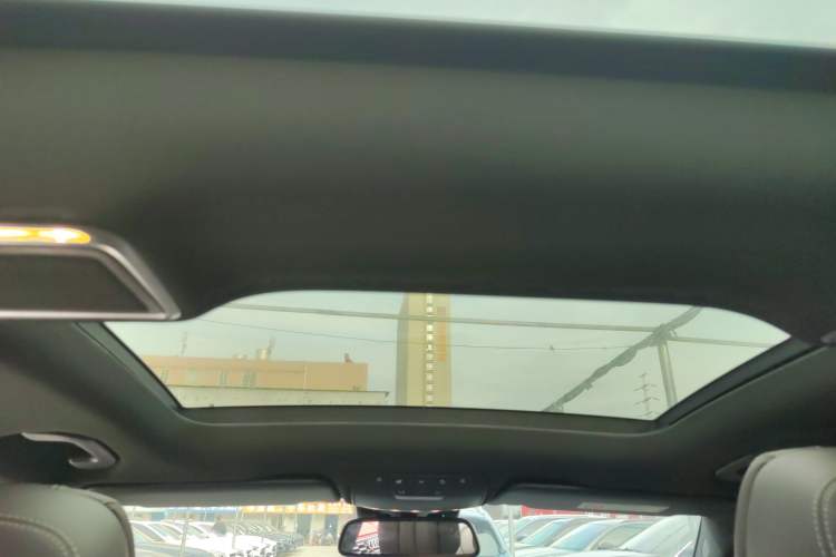 Used Mercedes-Benz GLC 2019 Facelift GLC 260 L 4MATIC Luxury Model
