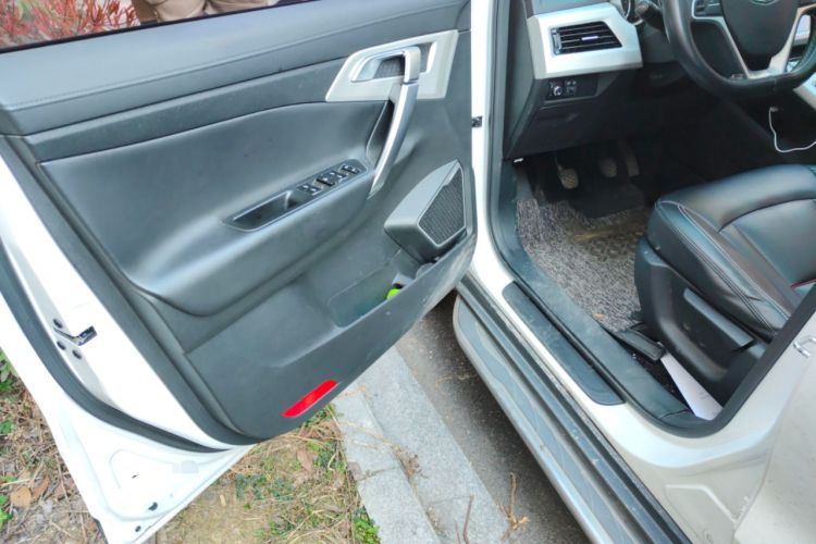 Used Geely Auto Emgrand X7 Sport 2018 2.0L Manual Two-Wheel Drive Zhiya Version