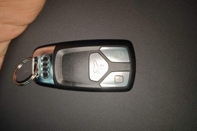 Used Audi Q5L 2022 Updated Version 45T Luxury Prestige Edition Vehicle Key