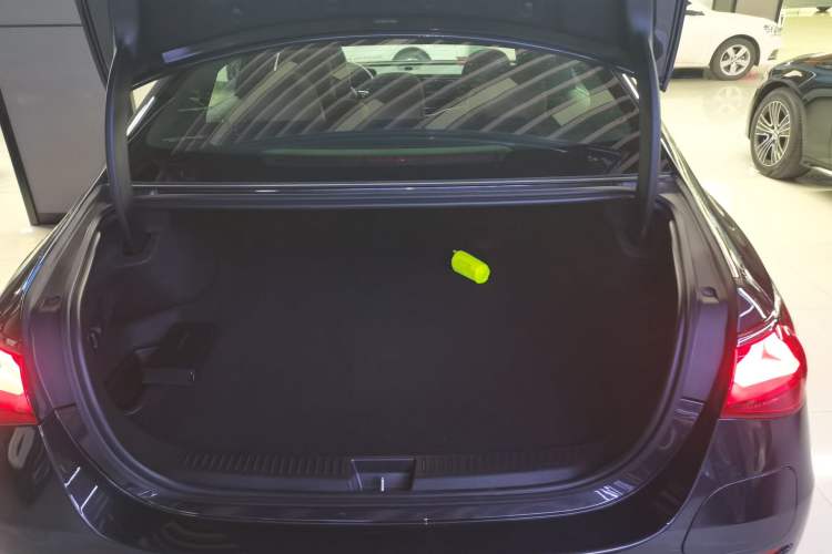 Used Mercedes-Benz E-Class New Energy 2024 E 350 e L Plug-in Hybrid Sedan