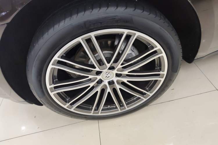 Used Porsche Macan 2018 Macan 2.0T Left Front Wheel Hub