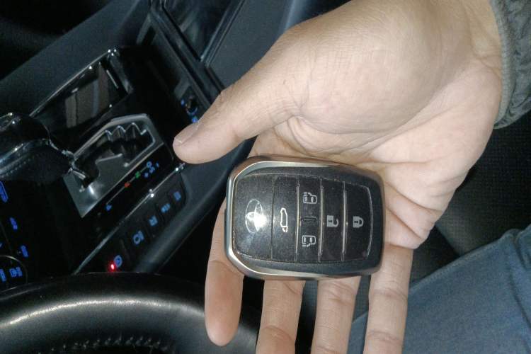 Used Toyota Vellfire 2020 Dual-Engine 2.5L HV Luxury Edition Vehicle Key