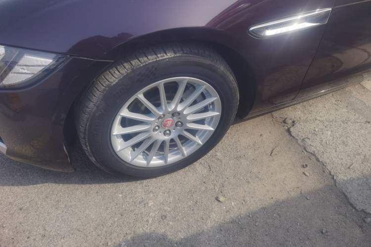 Used Jaguar XF 2016 XF 2.0T Two-Wheel-Drive Luxury Edition
