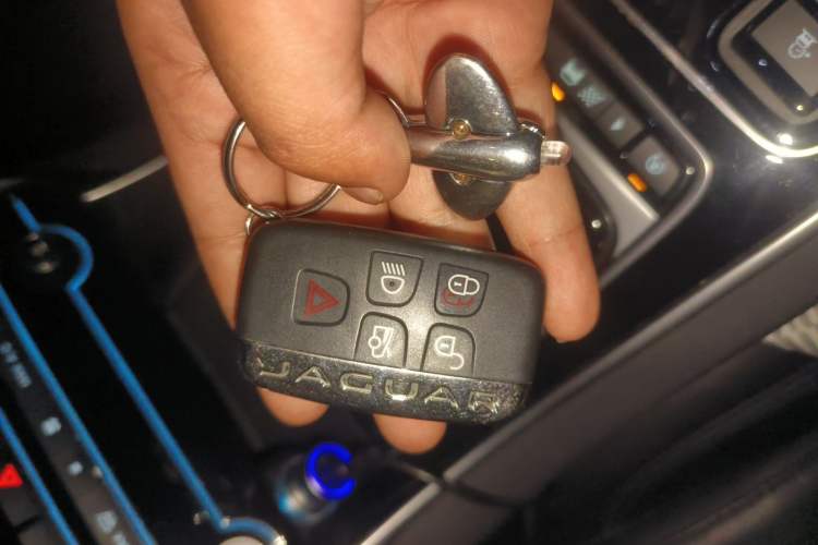 Used Jaguar XF 2016 XF 2.0T Two-Wheel-Drive Luxury Edition Vehicle Key