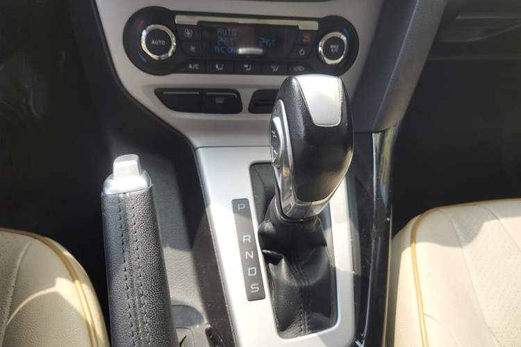 Used Ford Focus 2012 Hatchback 2.0L Automatic Luxury Sport Model
