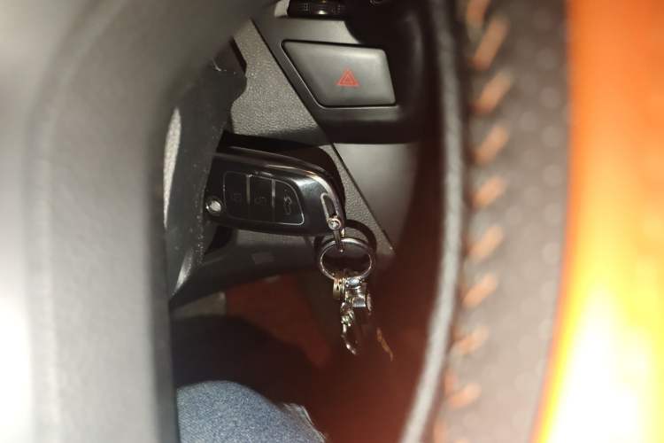 Used Dongfeng Aeolus AX3 2016 1.5L Automatic Zunku Model
