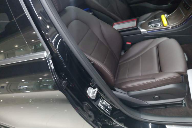 Used Mercedes-Benz GLC 2021 GLC 260 L 4MATIC Luxury Model