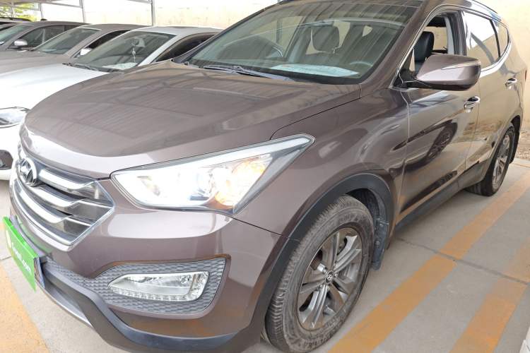 Used Hyundai Santa Fe 2013 2.4L Automatic Two-Wheel Drive Smart Version