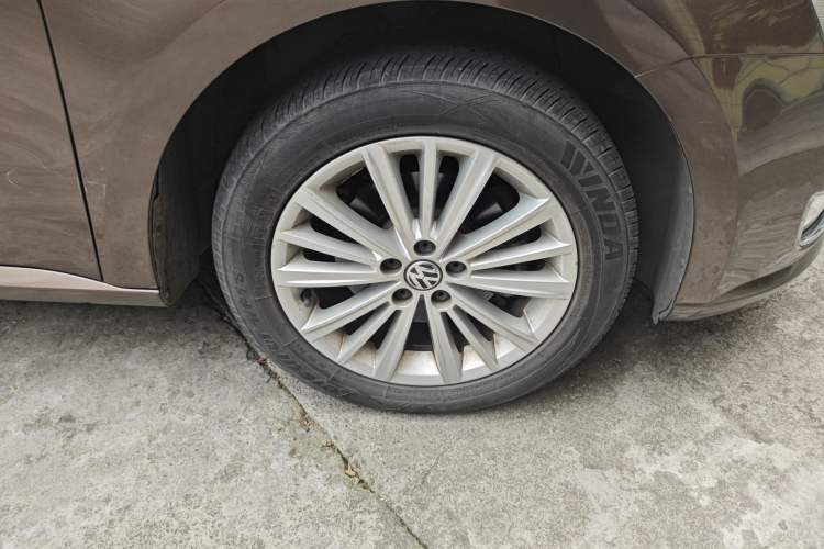 Used Volkswagen Gran Lavida 2013 1.6L Manual Comfort Model