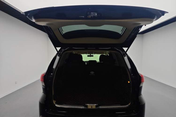 Used Toyota Highlander 2018 2.0T Two-Wheel Drive Elite Version 5 Seats China VI Standard