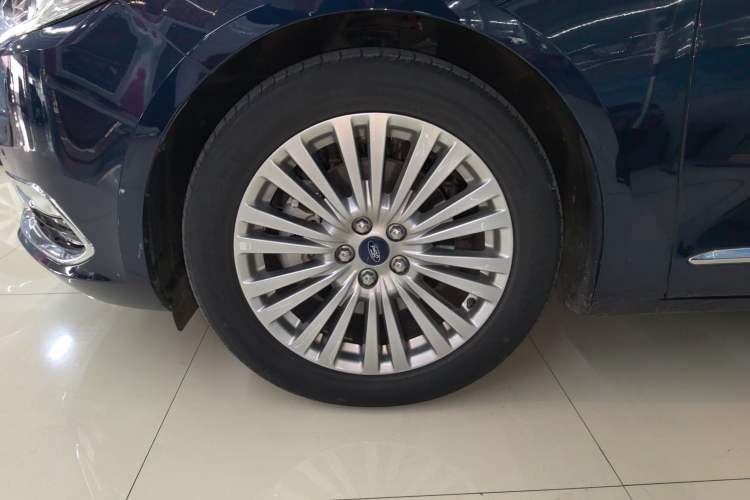 Used Ford Taurus 2017 EcoBoost 245 Luxury Model
