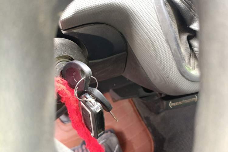 Used Foton Scenic G7 2017 2.0L Long-Wheelbase Commercial Van High Roof 2 Seats 4Q20M