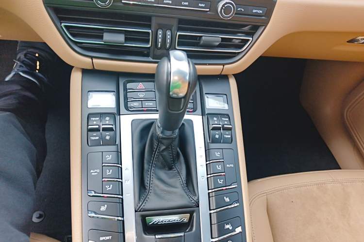 Used Porsche Macan 2018 Macan 2.0T