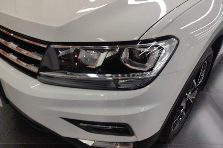 Used Volkswagen Tiguan L 2019 330TSI Automatic Two-Wheel Drive Smart Luxury Version China V Emission Standard