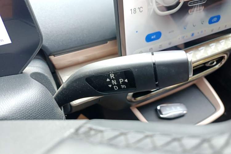 Used JAC Yiwei 3 2024 Beloved Edition 330km Air+
