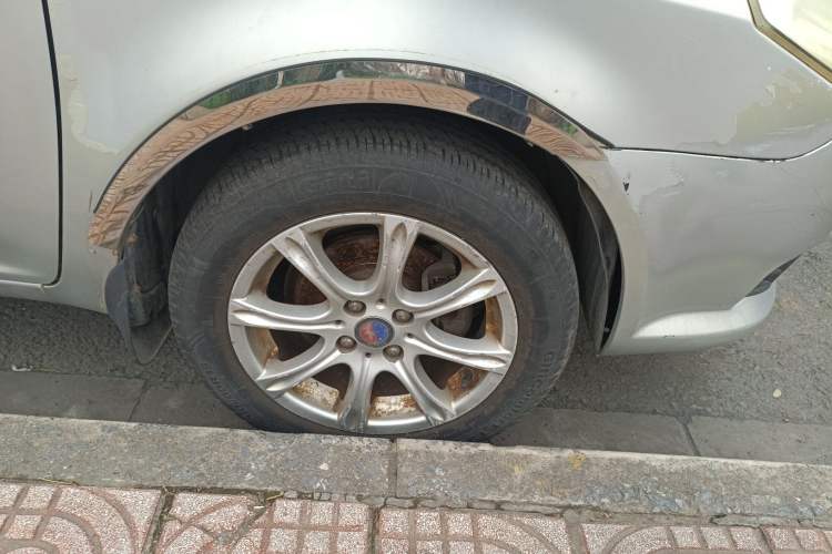 Used Geely Auto Diamond 2013 1.5L Manual Entry-Level Model