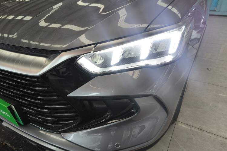 Used BYD Song Pro New Energy 2024 HONOR Edition DM-i 71KM Navigation Model
