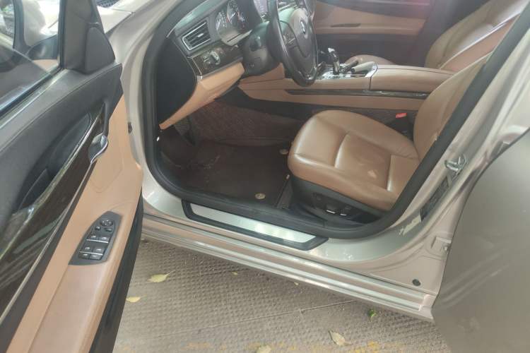 Used BMW 7 Series 2011 730Li Elegant Model
