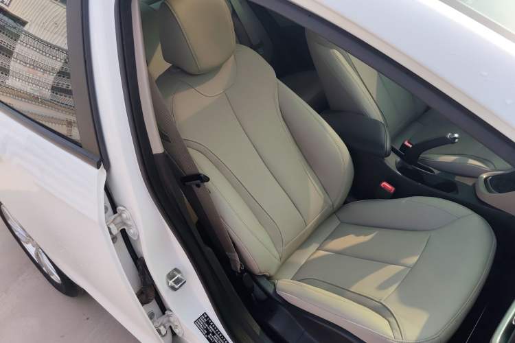 Used Buick GT 2019 15T Dual-Clutch Connected Elite Model China VI