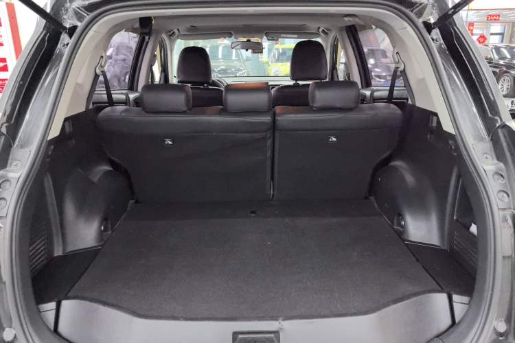 Used Toyota RAV4 2016 2.0L CVT Two-Wheel Drive Fashion Edition China V Standard
