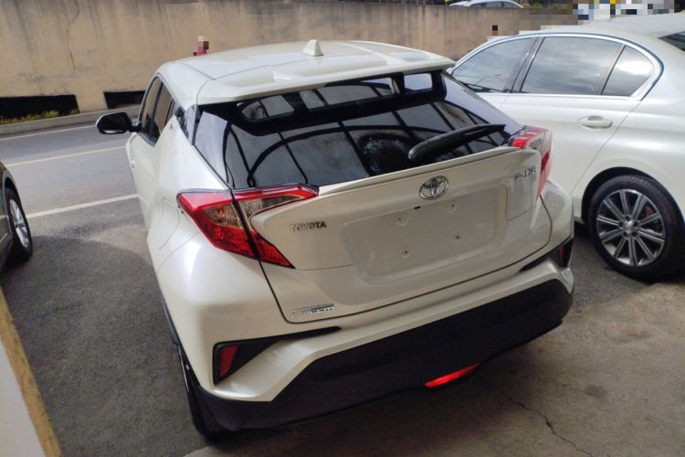 Used Toyota C-HR 2018 2.0L Leading with Sunroof China V Standard
