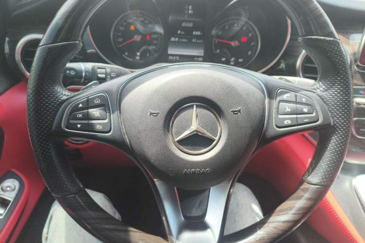 Used Mercedes-Benz V-Class 2018 V 260 Avantgarde Edition China VI Steering Wheel