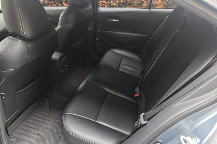 Used Toyota Corolla 2021 Dual-Motor 1.8L E-CVT Elite Edition Interior 4