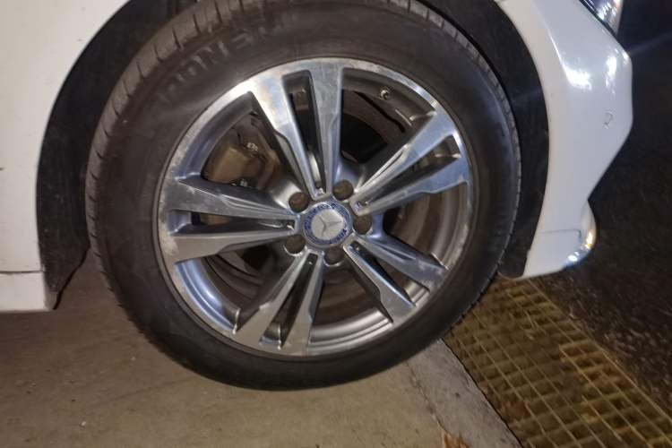 Used Mercedes-Benz C-Class 2017 C 200 L Sport Edition Right Front Wheel Hub