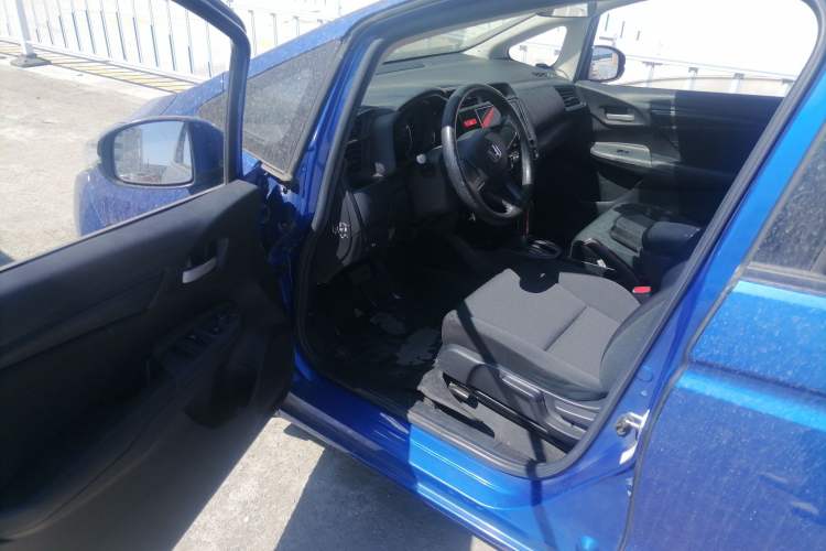 Used Honda Fit 2016 1.5L LXS CVT Comfort Sunroof Version Driver Seat