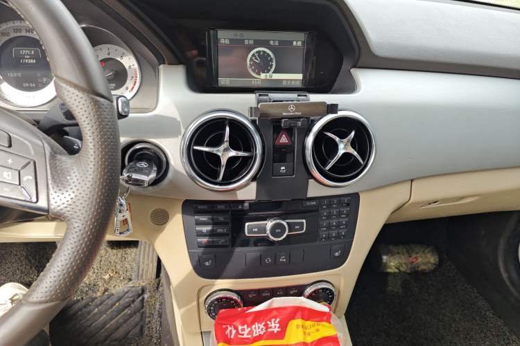 Used Mercedes-Benz GLK-Class 2013 GLK 300 4MATIC Dynamic Sunroof Model
