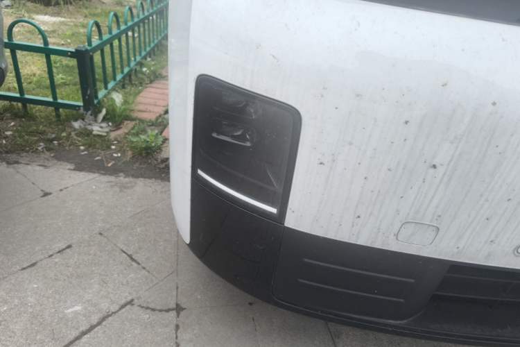 Used Li Auto MEGA 2025 Home Family Special Edition Right Front Headlight