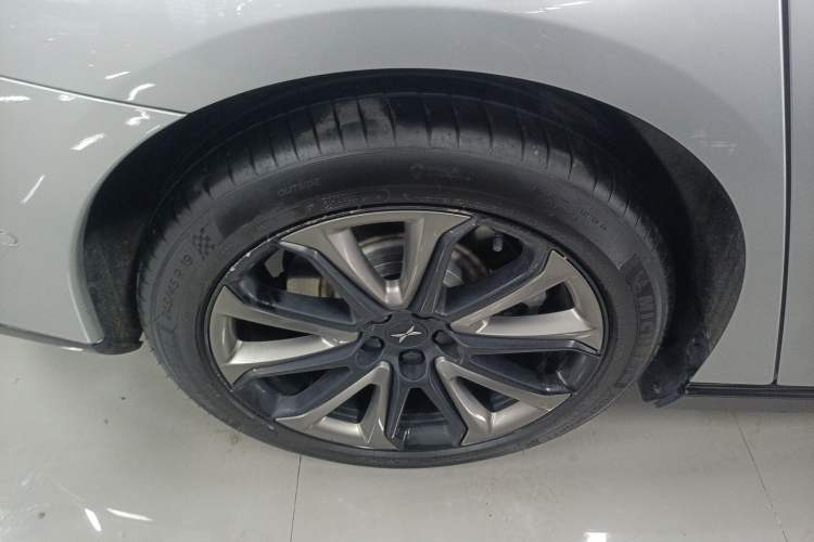 Used XPeng P7 2022 670E+ Right Rear Wheel Hub