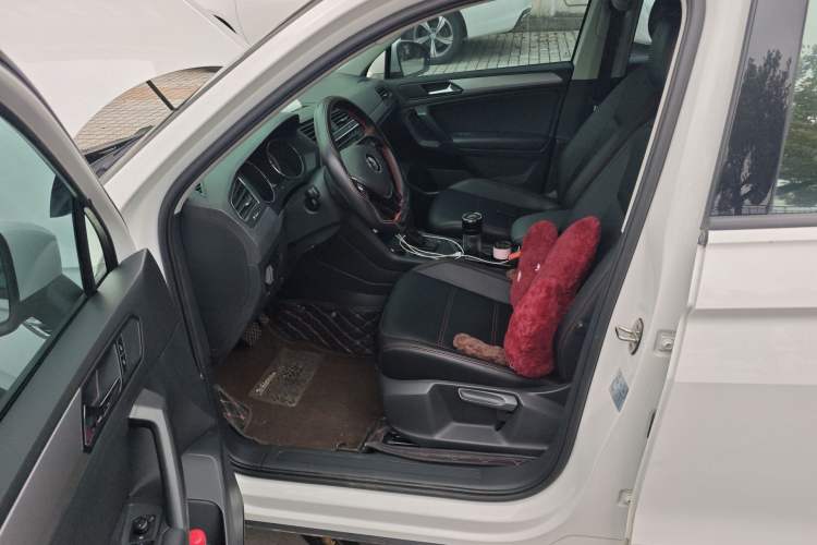 Used Volkswagen Tiguan L 2020 330TSI Automatic Two-Wheel Drive Luxury Edition China VI Standard