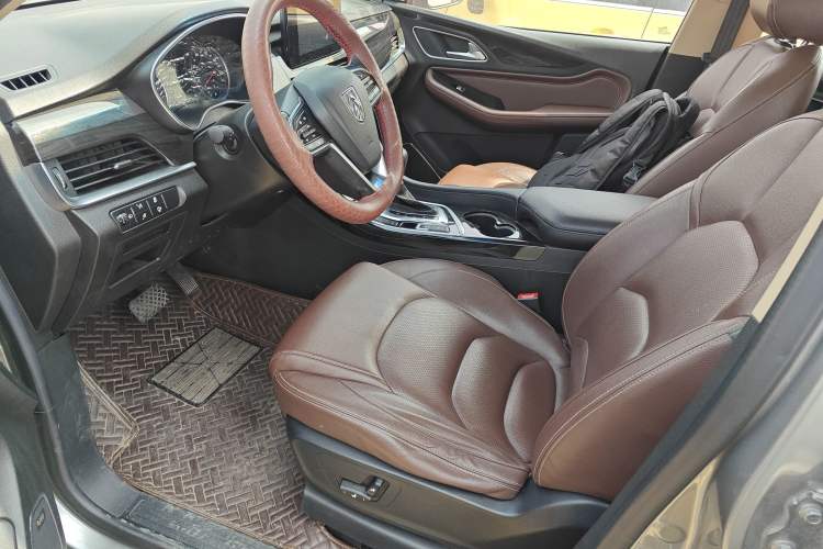 Used Baojun 560 2017 1.5T DCT Flagship Model 7 Seats