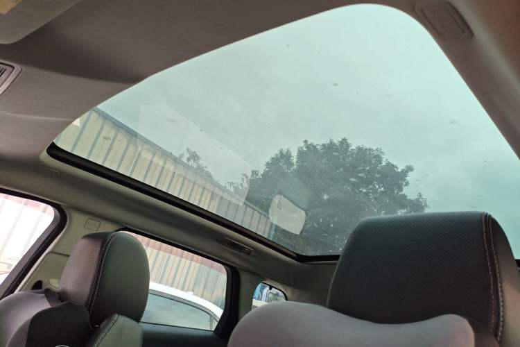 Used Land Rover Range Evoque 2013 2.2T 5-Door Diesel Edition Headliner