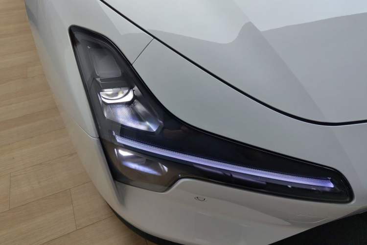 Used XPeng MONA M03 2025 600 with Ultra-Long Range Max Right Front Headlight