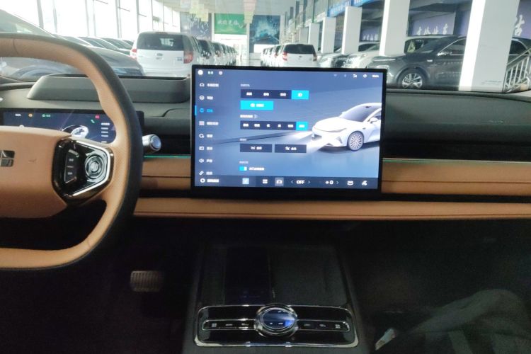 Used Geely Galaxy Galaxy 8 2025 130km EM-P Starship Edition
