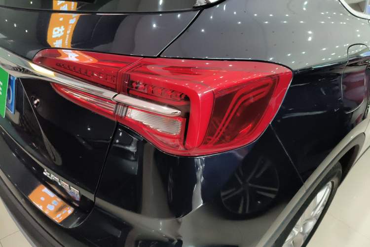 Used Buick Envision 2020 28T Four-Wheel Drive Elite Version Right Rear Taillight