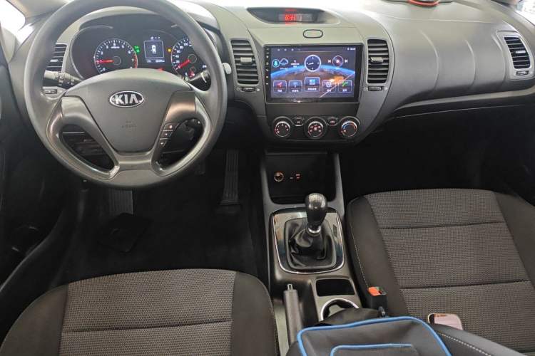 Used Kia K3 2016 1.6L Manual GL Center Console