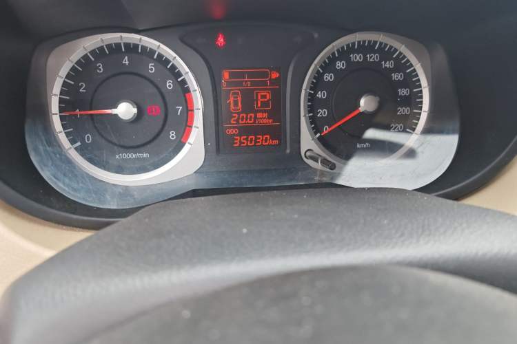 Used Venucia R50 2013 1.6L Automatic Fashion Edition
