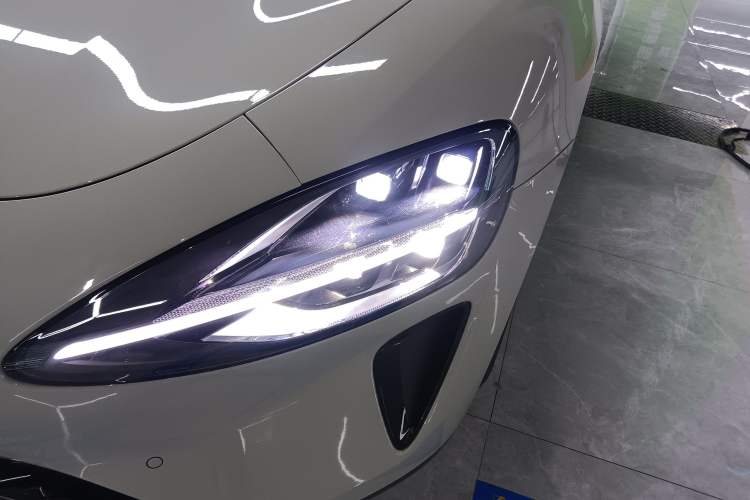 Used Xiaomi Auto SU7 2024 Rear-Drive Long-Range Intelligent Driving Version Left Front Headlight