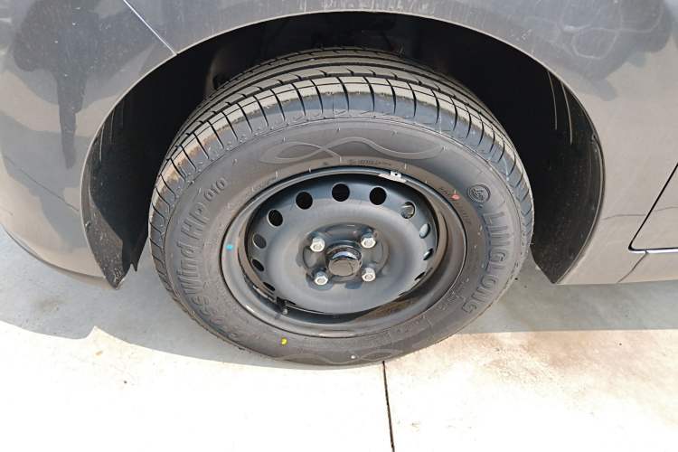 Used Wuling Hongguang New Energy 2024 All-Electric Model 300KM Standard Version
