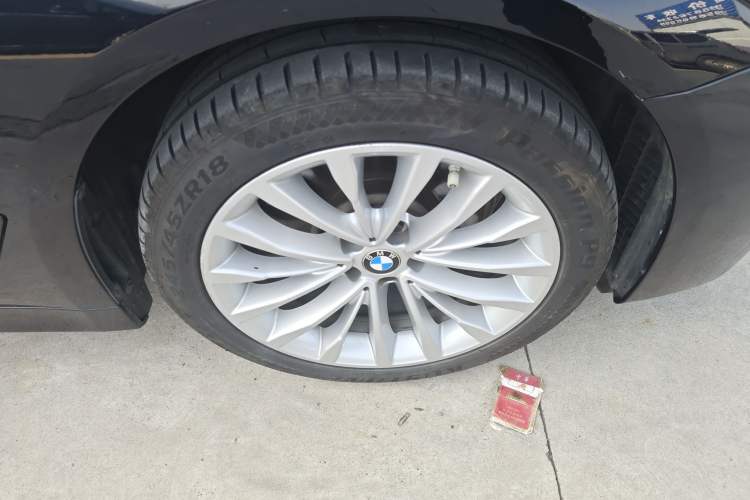 Used BMW 5 Series 2021 525Li Luxury Package Right Front Wheel Hub