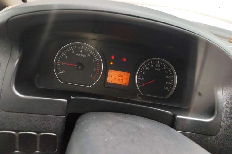 Used FORTHING Lingzhi 2013 M3 1.6L 7-Seater Comfort Model Odometer Close Up