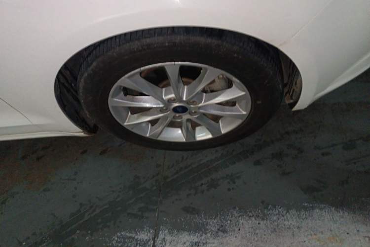 Used Ford Mondeo 2018 EcoBoost 180 Fashion Edition Right Front Wheel Hub