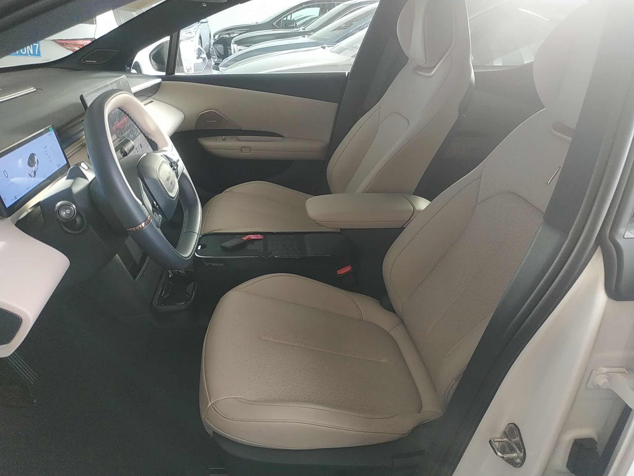 Переднее сиденье в автомобиле